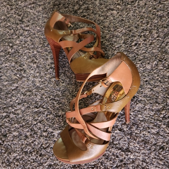 Michael Kors size 7.5 - Picture 13 of 16